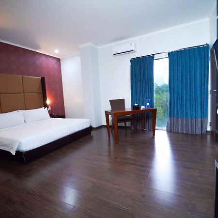 Noola Hotel Cilacap Εξωτερικό φωτογραφία
