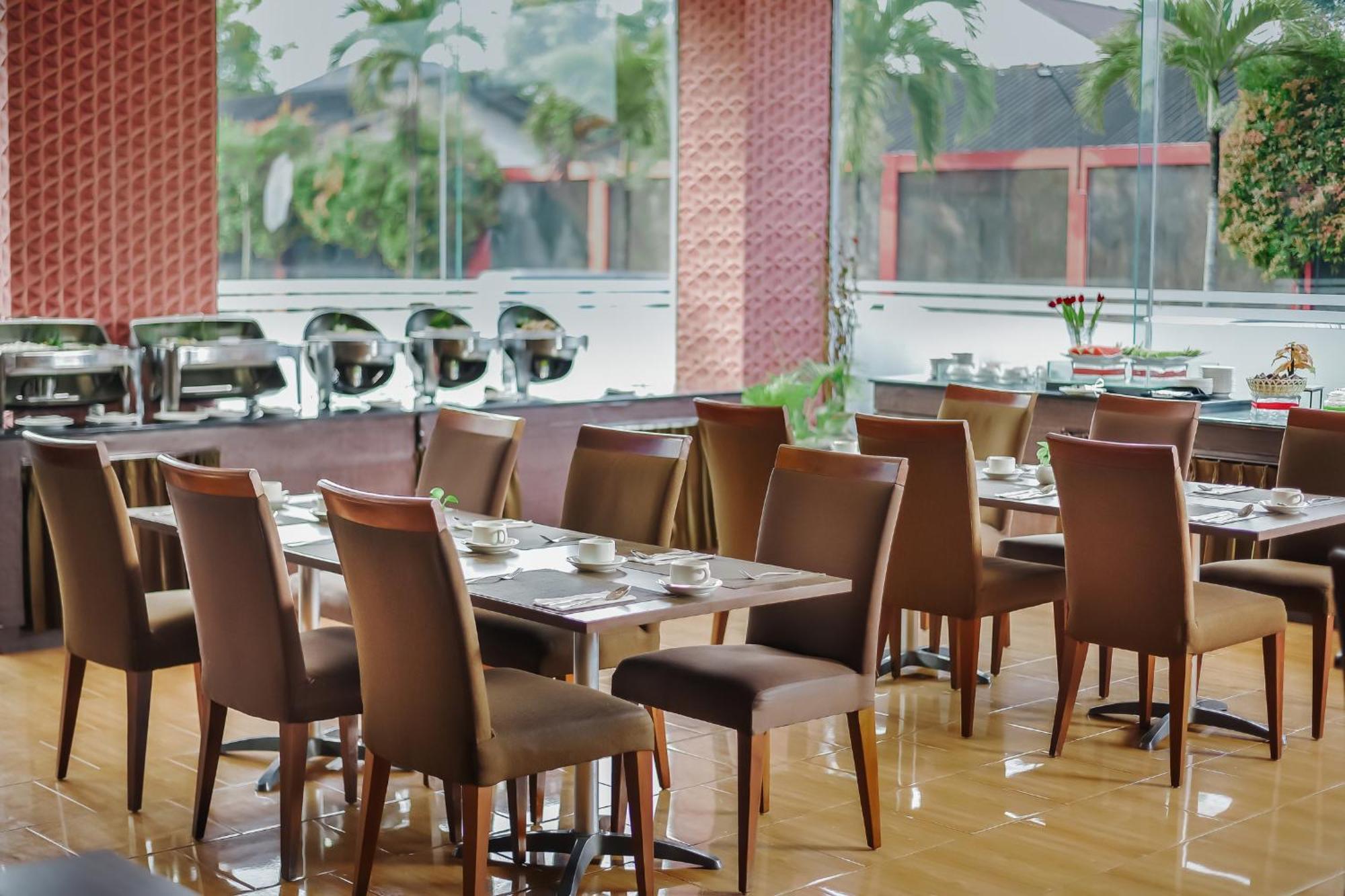 Noola Hotel Cilacap Εξωτερικό φωτογραφία