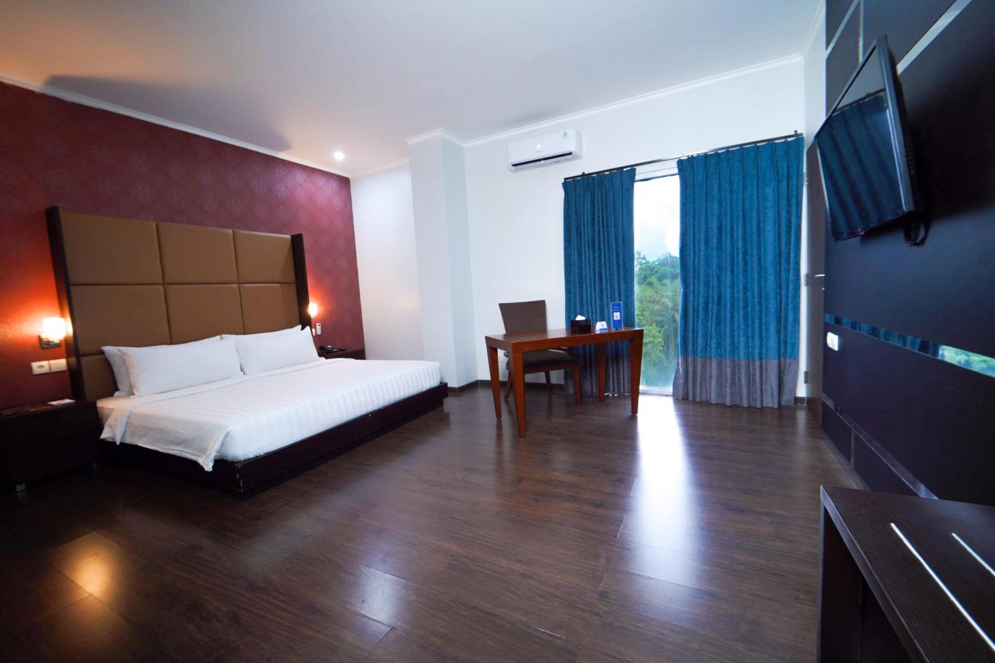 Noola Hotel Cilacap Εξωτερικό φωτογραφία